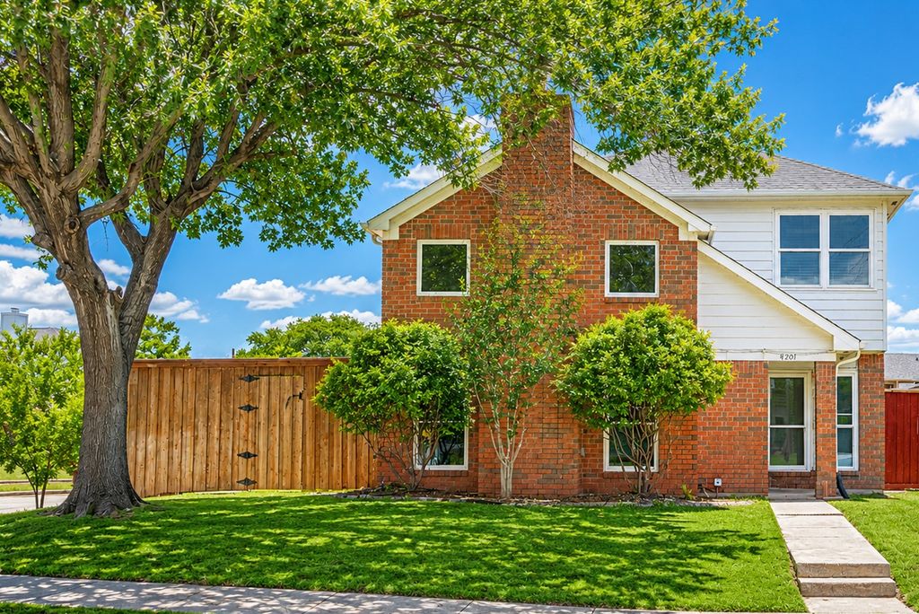 4201 Phoenix, Carrollton, TX 75010