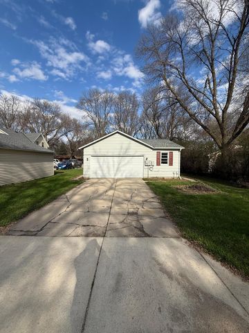 1416 7th Street SW, Willmar, MN 56201