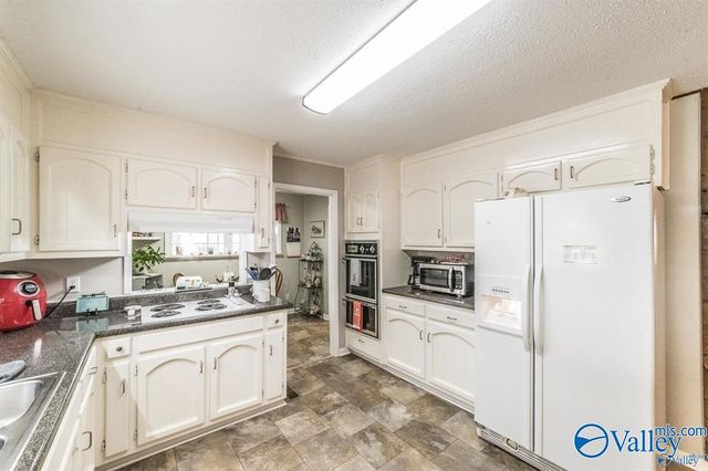 6600 Moores Mill Road, Huntsville, AL 35811