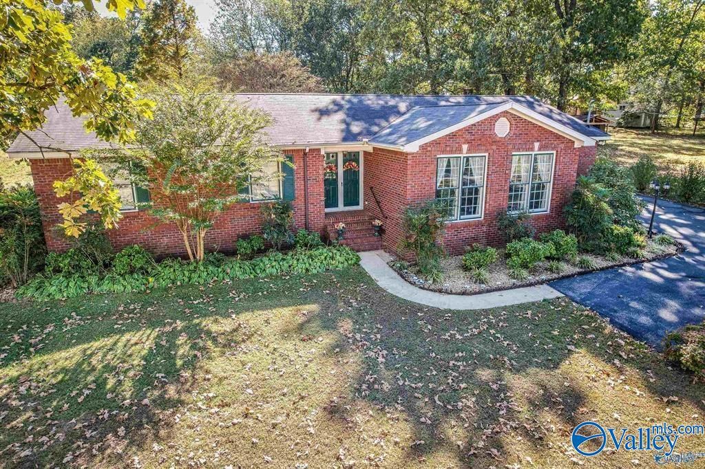 6600 Moores Mill Road, Huntsville, AL 35811