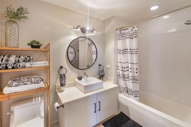 3301 NE 1st Ave M0705, Miami, FL 33137