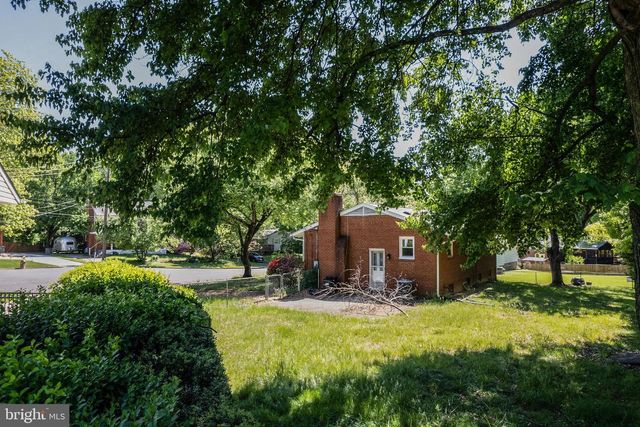 503 GIBSON DR SW, Vienna, VA 22180