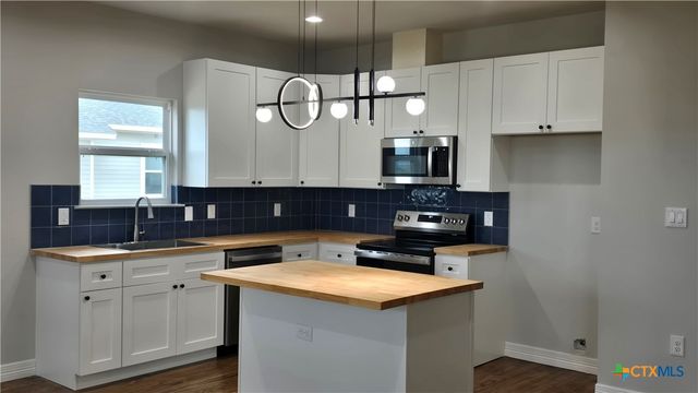 177 Powderhorn Lane, Port Lavaca, TX 77979