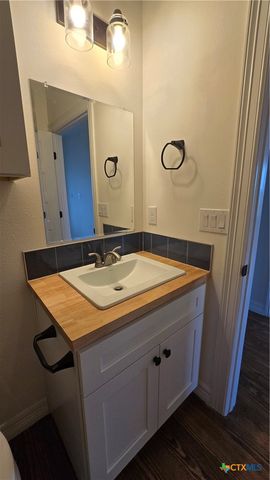 177 Powderhorn Lane, Port Lavaca, TX 77979