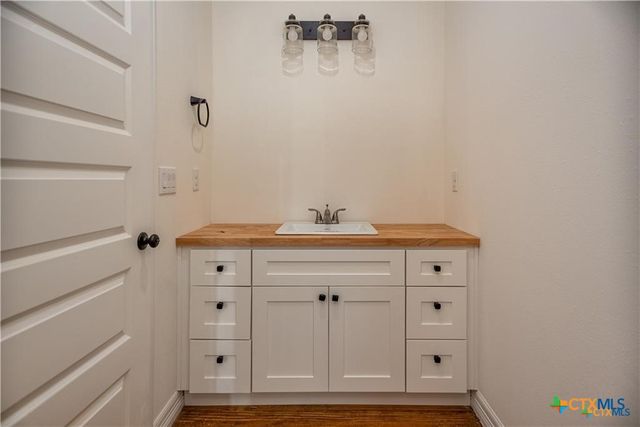 177 Powderhorn Lane, Port Lavaca, TX 77979