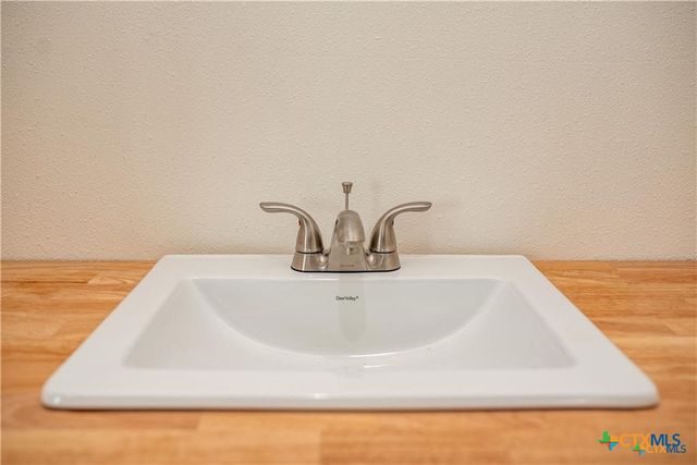 177 Powderhorn Lane, Port Lavaca, TX 77979