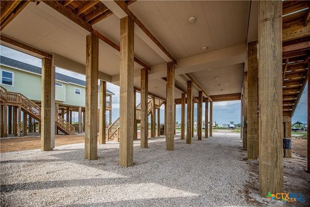 177 Powderhorn Lane, Port Lavaca, TX 77979