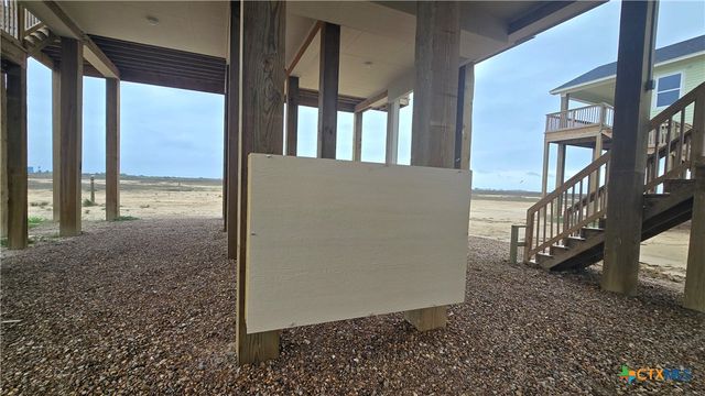 177 Powderhorn Lane, Port Lavaca, TX 77979