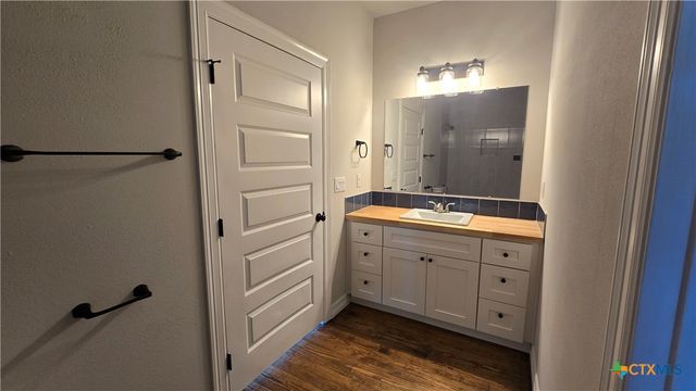 177 Powderhorn Lane, Port Lavaca, TX 77979