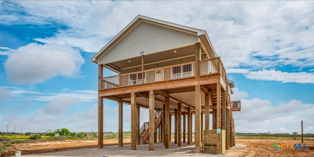 177 Powderhorn Lane, Port Lavaca, TX 77979