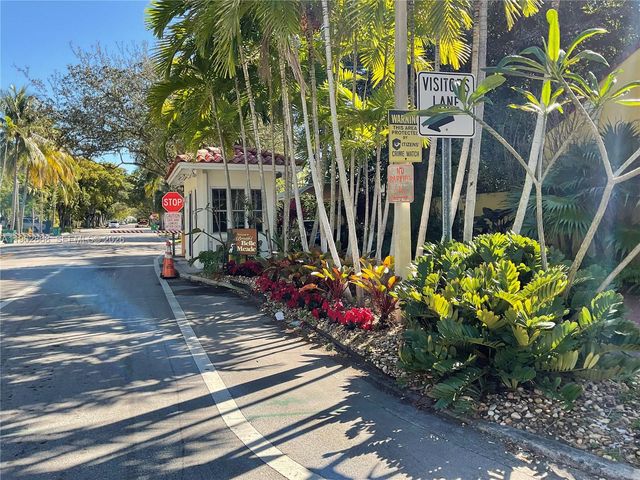 745 NE 77th St, Miami, FL 33138