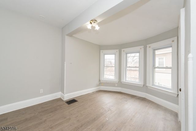 122 Milligan Pl, South Orange Village Twp., NJ 07079