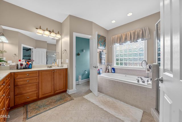 9408 Lake Villa Way, Raleigh, NC 27614