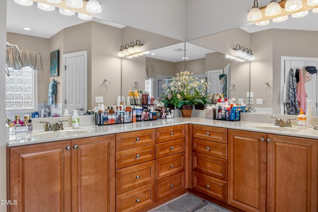 9408 Lake Villa Way, Raleigh, NC 27614