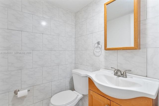 9369 Fontainebleau Boulevard J225, Miami, FL 33172