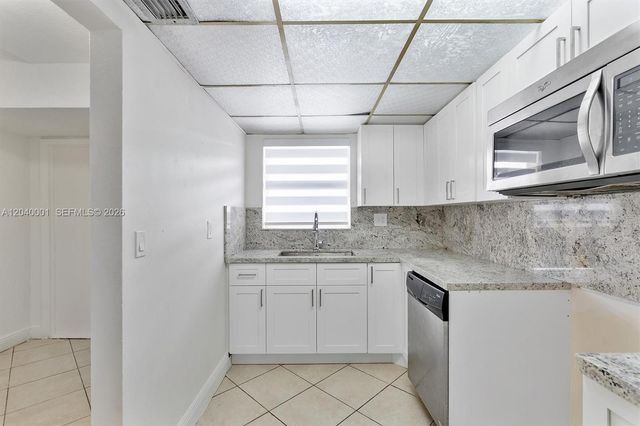 9369 Fontainebleau Boulevard J225, Miami, FL 33172