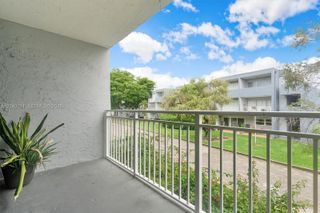 9369 Fontainebleau Boulevard J225, Miami, FL 33172