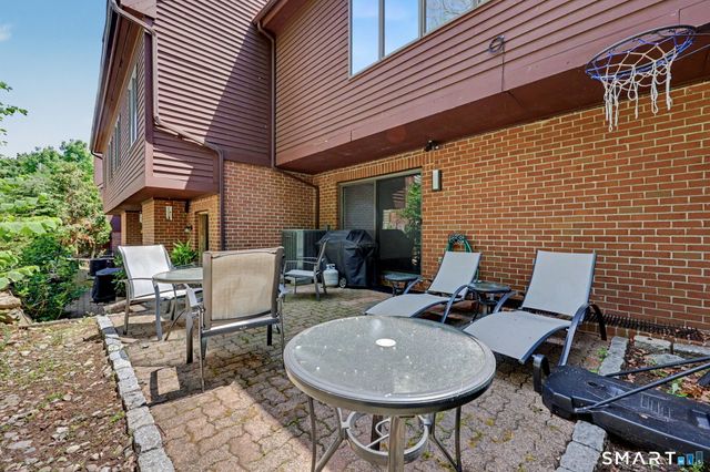 3300 Park Avenue 33, Bridgeport, CT 06604