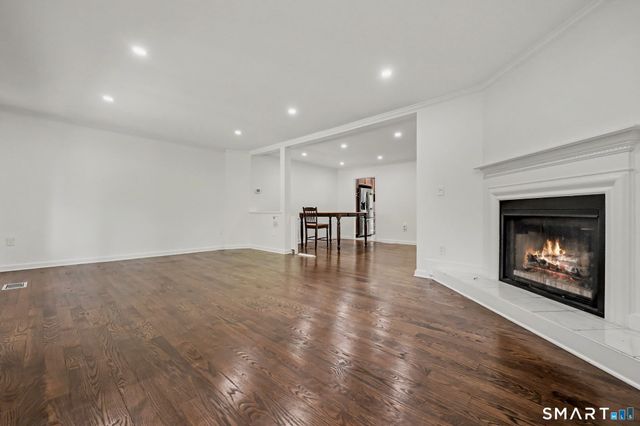 3300 Park Avenue 33, Bridgeport, CT 06604