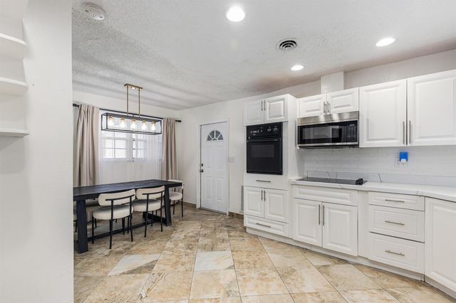 24 NW 42nd Terrace, Plantation, FL 33317