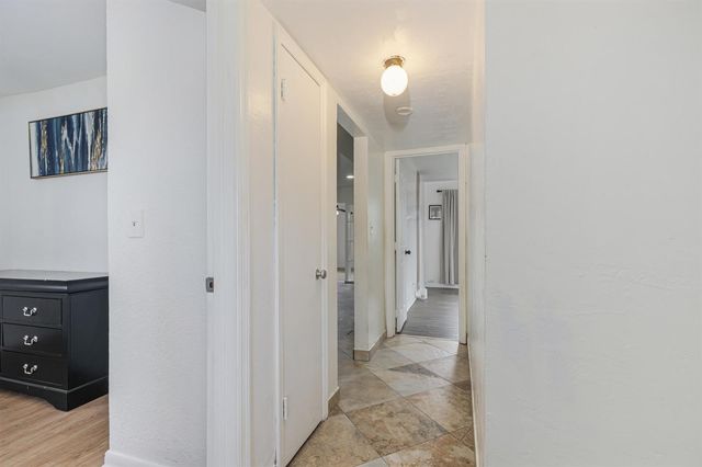 24 NW 42nd Terrace, Plantation, FL 33317