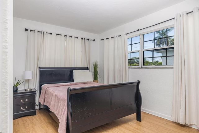 24 NW 42nd Terrace, Plantation, FL 33317