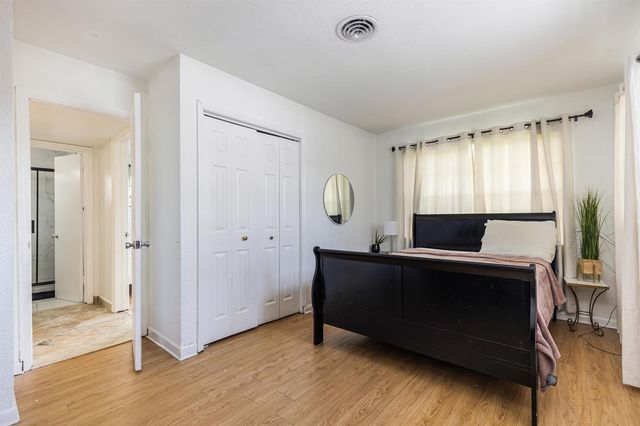 24 NW 42nd Terrace, Plantation, FL 33317