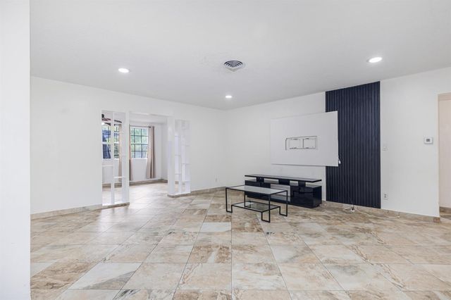 24 NW 42nd Terrace, Plantation, FL 33317
