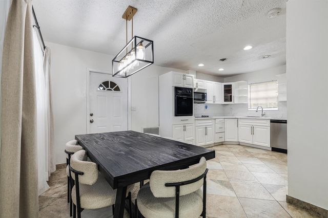 24 NW 42nd Terrace, Plantation, FL 33317