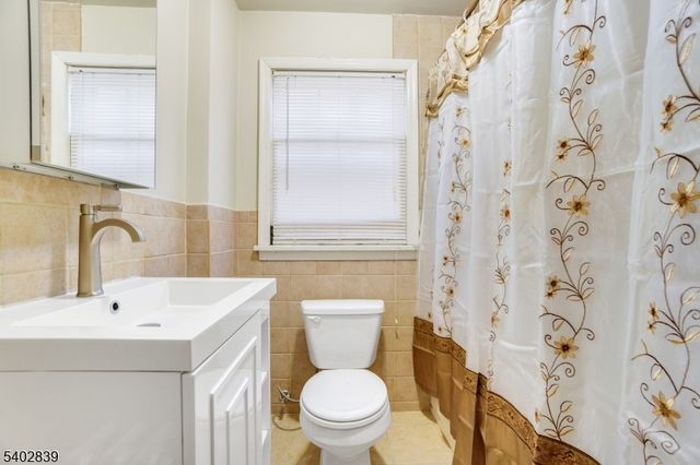 33 Becker Ter, Irvington Twp., NJ 07111