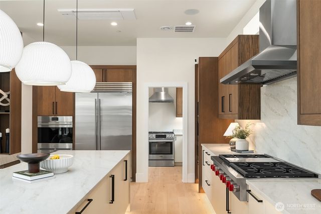 13011 SE Newport Way, Bellevue, WA 98006