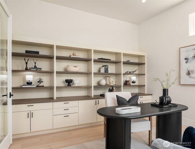 13011 SE Newport Way, Bellevue, WA 98006