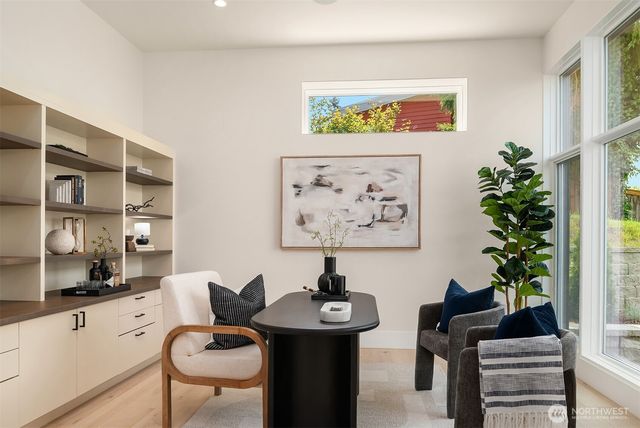 13011 SE Newport Way, Bellevue, WA 98006