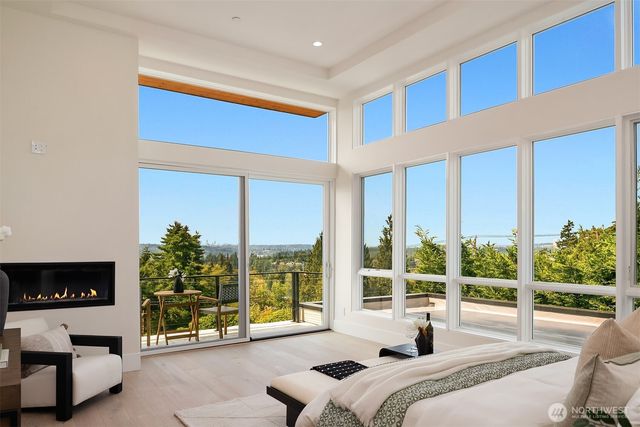 13011 SE Newport Way, Bellevue, WA 98006