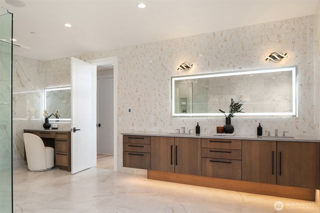 13011 SE Newport Way, Bellevue, WA 98006