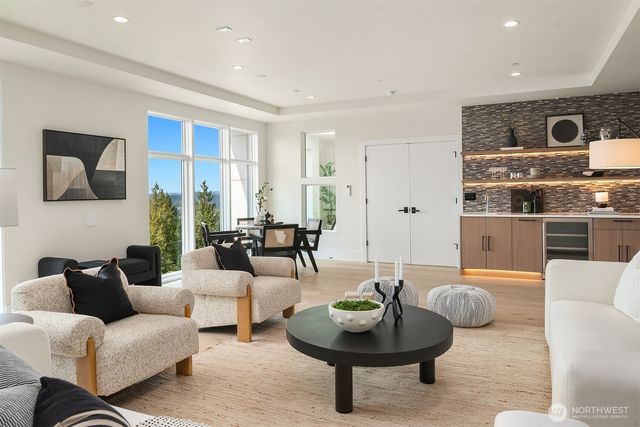 13011 SE Newport Way, Bellevue, WA 98006