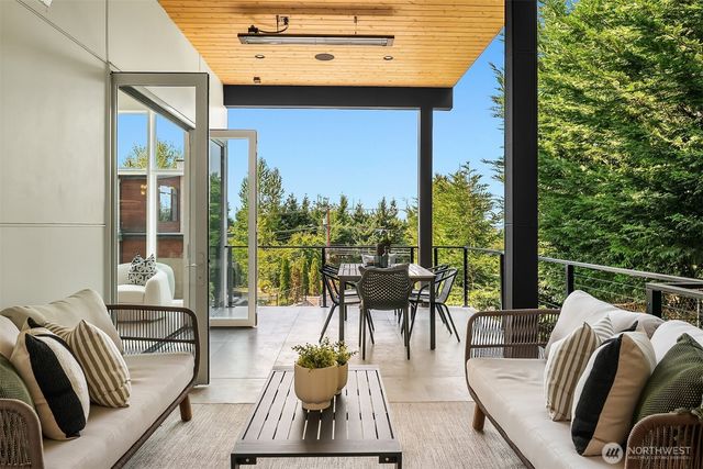 13011 SE Newport Way, Bellevue, WA 98006