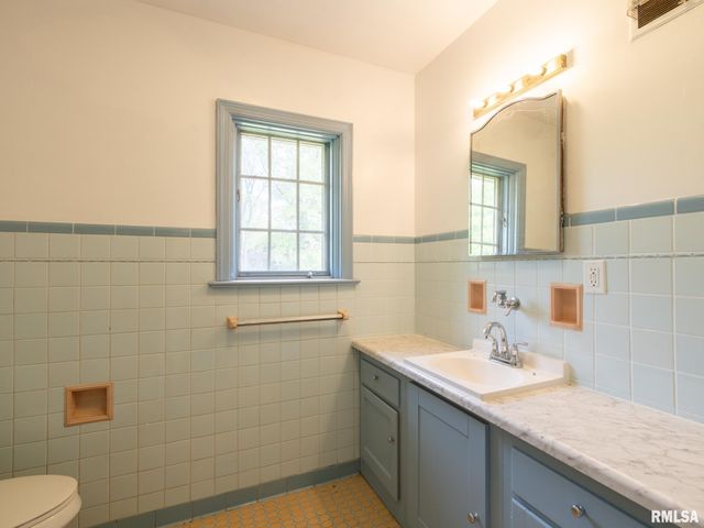 205 N KICKAPOO Terrace, Peoria, IL 61604