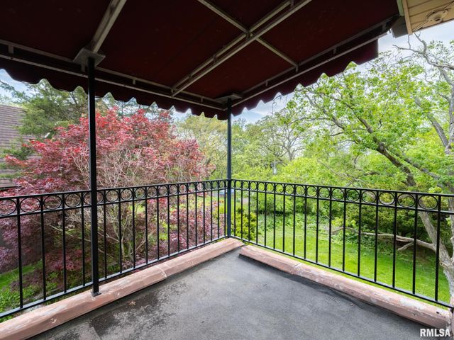 205 N KICKAPOO Terrace, Peoria, IL 61604
