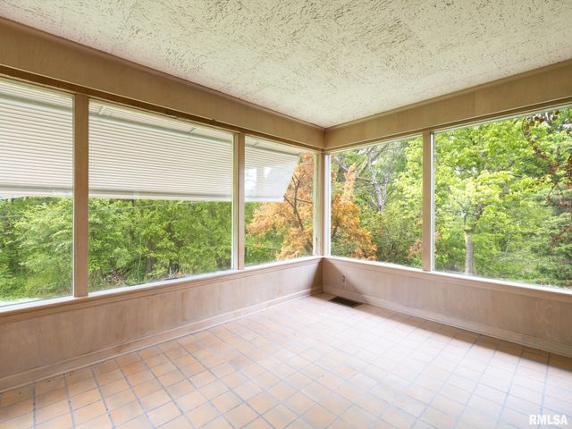 205 N KICKAPOO Terrace, Peoria, IL 61604