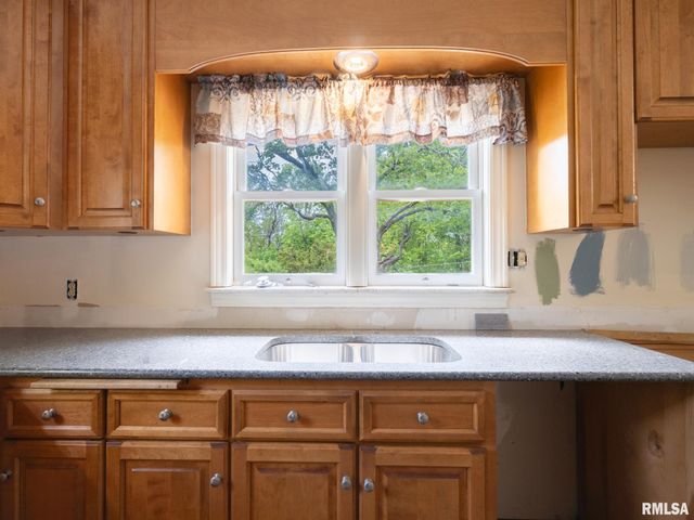 205 N KICKAPOO Terrace, Peoria, IL 61604