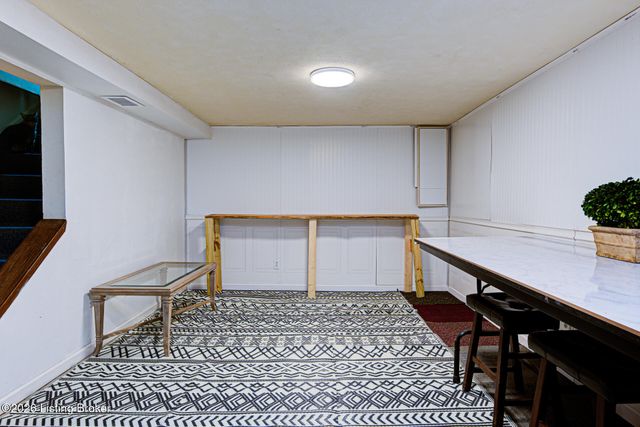 5609 Clearridge Pl, Louisville, KY 40229