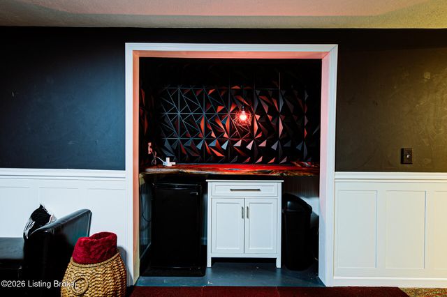 5609 Clearridge Pl, Louisville, KY 40229