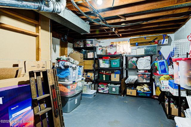 5609 Clearridge Pl, Louisville, KY 40229