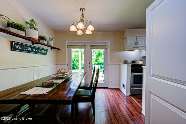 5609 Clearridge Pl, Louisville, KY 40229