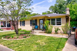 5609 Clearridge Pl, Louisville, KY 40229