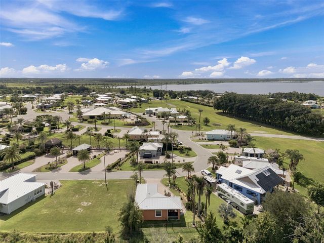 3210 GREAT HERON LOOP, Polk City, FL 33868