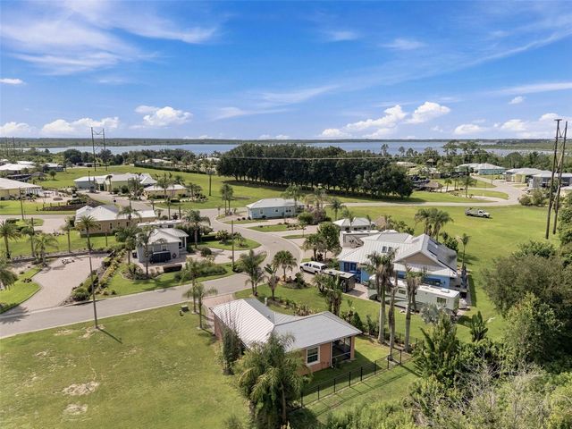 3210 GREAT HERON LOOP, Polk City, FL 33868