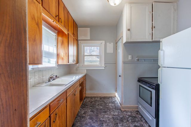 932 S 5th St, Salina, KS 67401