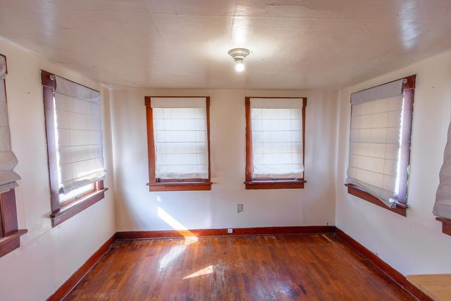 932 S 5th St, Salina, KS 67401